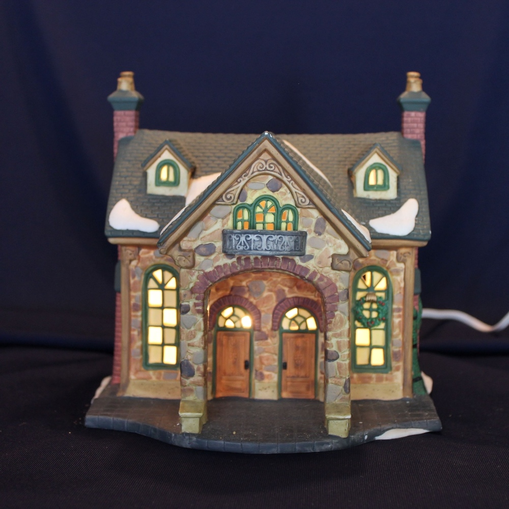 Holiday Time Xmas House Duplex